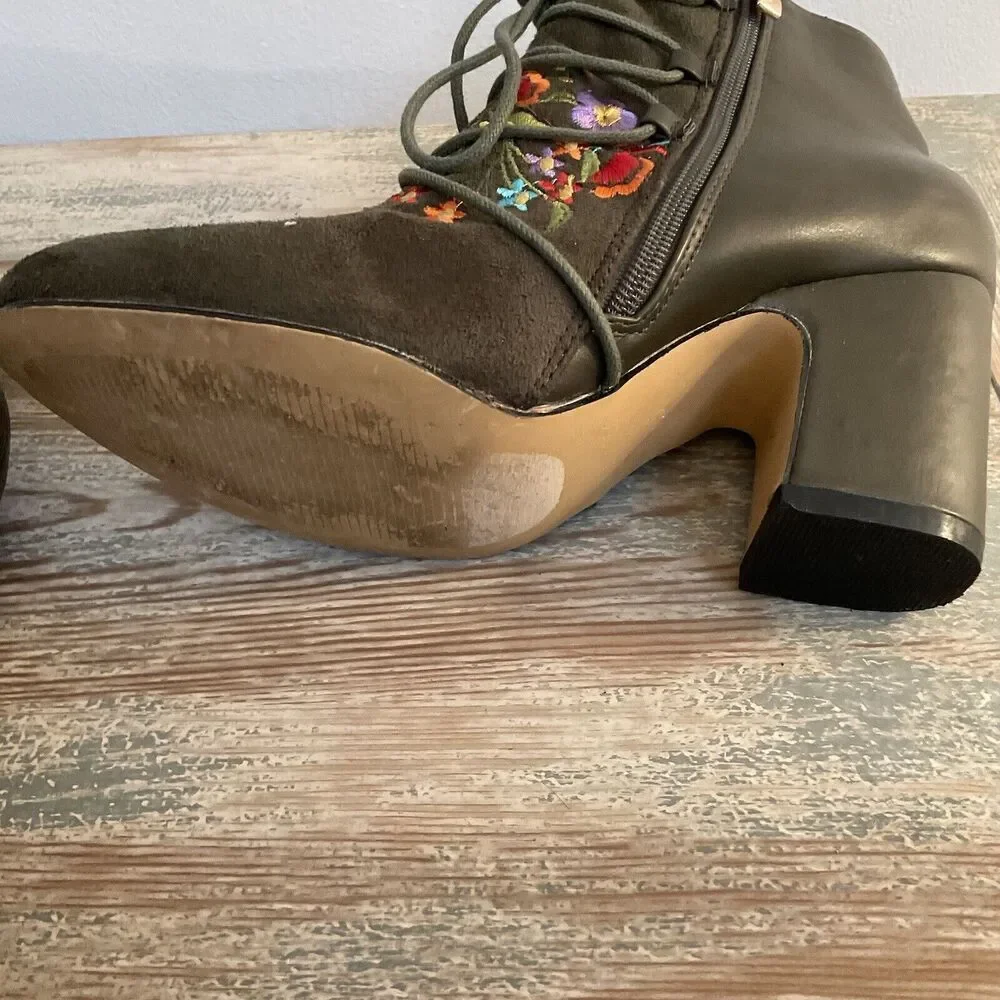 ARider Girl Ankle Boots Faux Leather Green Floral Lace Up Side Zip Size 7.5